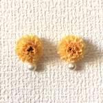 浴衣にぴったり花咲くピアス  黄色