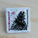 切手みたいな刺繍ブローチ