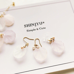 桜の花びらピアス