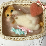 おやつだよ。トラ猫ちゃん羊毛フェルト