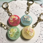 再販✖︎3！選べる4種類☆名前入り！flowerブーケケーキのキーホルダー