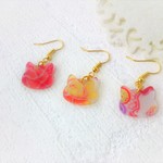 和柄猫のピアス（黒猫もあります。）（イヤリングに変更無料