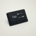 キーボード ピンバッジ【Tab】[ネコポス送料込]