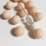 ４個 16mm アクリルラウンドビーズ ピンク