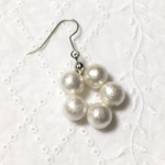 ♡真っ白な可愛い花♡春🌸Flower  〜花のイヤリング／ピアス〜  ノンホールピアス 樹脂