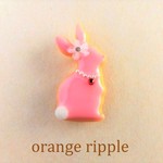 クッキーみたいな　うさぎさん　ブローチ　<桜色>