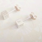 [silver]イニシャルキューブピアス(片耳) 