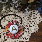 イニシャル刺繍の花柄ロゼットゴム(ヘアクリップ変更可)