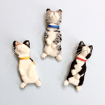 羊毛フェルト  立ち猫のブローチ 三毛猫
