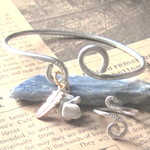 ★オリジナルバングル＆ピンキー２点セット★silverハウライト羽根