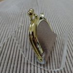 小さな皮革のジュエリーケース　シャンパンゴールド