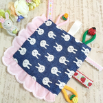 ❤️再販1❤️カシャカシャおもちゃ   レース♡てんとう虫とお花のビーズ付き