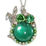 ❗4/1まで1500円❗ うさぎ エメラルドグリーンのシルバーネックレス たまご 薔薇 レジン パール ビジュー 送料無料 