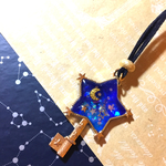 青い星の鍵ペンダント