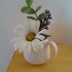 ミルクポットにミニミニお花アレンジ③