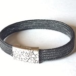 【稀少　メタリックコード　幅１０ｍｍ　の　ブレスレット】刻みいりマグネット留め