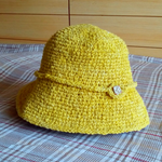 タンポポ色の帽子