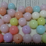 アクリルビーズ　パステル　ミックス　18ｍｍ