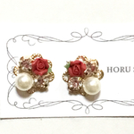  薔薇のビジューピアス（イヤリング）