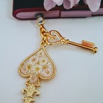 イヤホンジャック(スペード形)花柄キーチャーム
