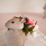 お花をしょったように見えるリス花瓶♪