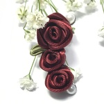 洋風つまみ細工 薔薇のイヤーカフ〈レッド〉