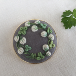刺繍ブローチ5.0 シロツメクサのリース