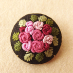 ピンク バラ刺繍 ブローチ