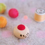 ハリネズミの羊毛ピンクッション【針山】赤ちゃん　赤色　ブナ
