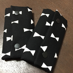 ふんわり＊サッキングパッド＊よだれカバー＊よだれパッド＊黒＊リボン柄＊北欧柄