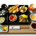 『春の会席弁当～豆ご飯～♪』