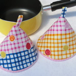 fさまオーダー　鍋つかみ三角つまみ　あめ玉プリント①　2個組