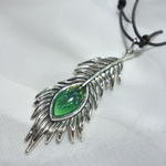 孔雀の羽根ペンダント（緑）