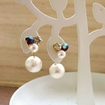 ２wayコットンパールの揺れる紺碧のビジューピアス