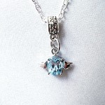 再販2回目　天使の羽・ブルートパーズの天然石ペンダント　（チェーン・silver925）　