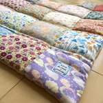【mika様オーダー品】 55cm×55cm　リバティの四角つなぎのパッチワーク　トイレマット