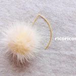 冬のぬくもり  ファーのピアス