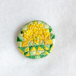 刺繍ブローチ(菜の花畑)