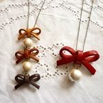 ☆Ｈさま　オーダー品☆レザーリボン&コットンパールのネックレス２点