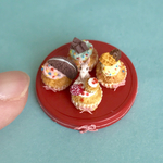 グレーうさぎ★カラフルポップなカップケーキ4つのセット★オレオ 板チョコ ハート形ワッフル★
