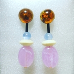 【人気春のsale】レトロ調ピアス/イヤリング☆カボション付きパステルパープルのブラックスティック