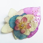 ＜訳あり＞ブーゲンビリアと紫陽花とクモマグサの押し花ブローチ
