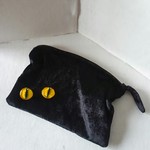 黒猫？ふわふわﾎﾟｰﾁ　目だまﾌﾞﾛｰﾁΦ Φ付き　