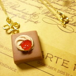 *限定*ネックレス(ドライクランベリーチョコ×花)