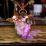 水世界に翔く時華(桜彩)／紫陽花のオルゴナイトモチーフネックレス