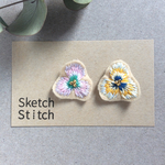 カラフルパンジー刺繍ピアス