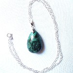 （ naonaohmd 様　ご予約品 ）✨クリソコラ（珪孔雀石）・しずく型✨天然石ペンダント　（チェーン・silver925）　