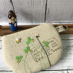 刺繍ポーチ、🍀クローバーと🐝ミツバチ.2