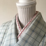 コットンの刺繍半衿　三日月赤