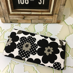 送料込み❤︎ドット入り花柄 黒❤︎スマート長財布